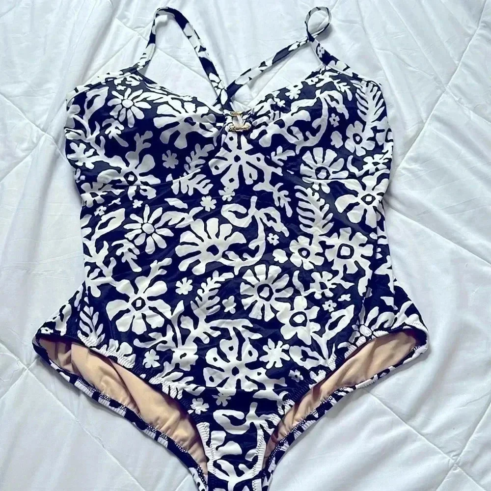 Lands Wnd black and white floral one piece swimsuit gold accent size 26w